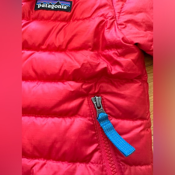 Red Patagonia puffer - Picture 3 of 4